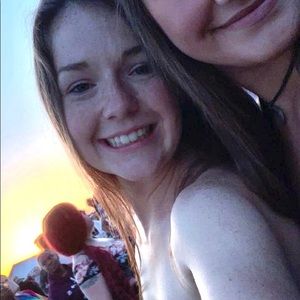 Meet your Posher, Caroline